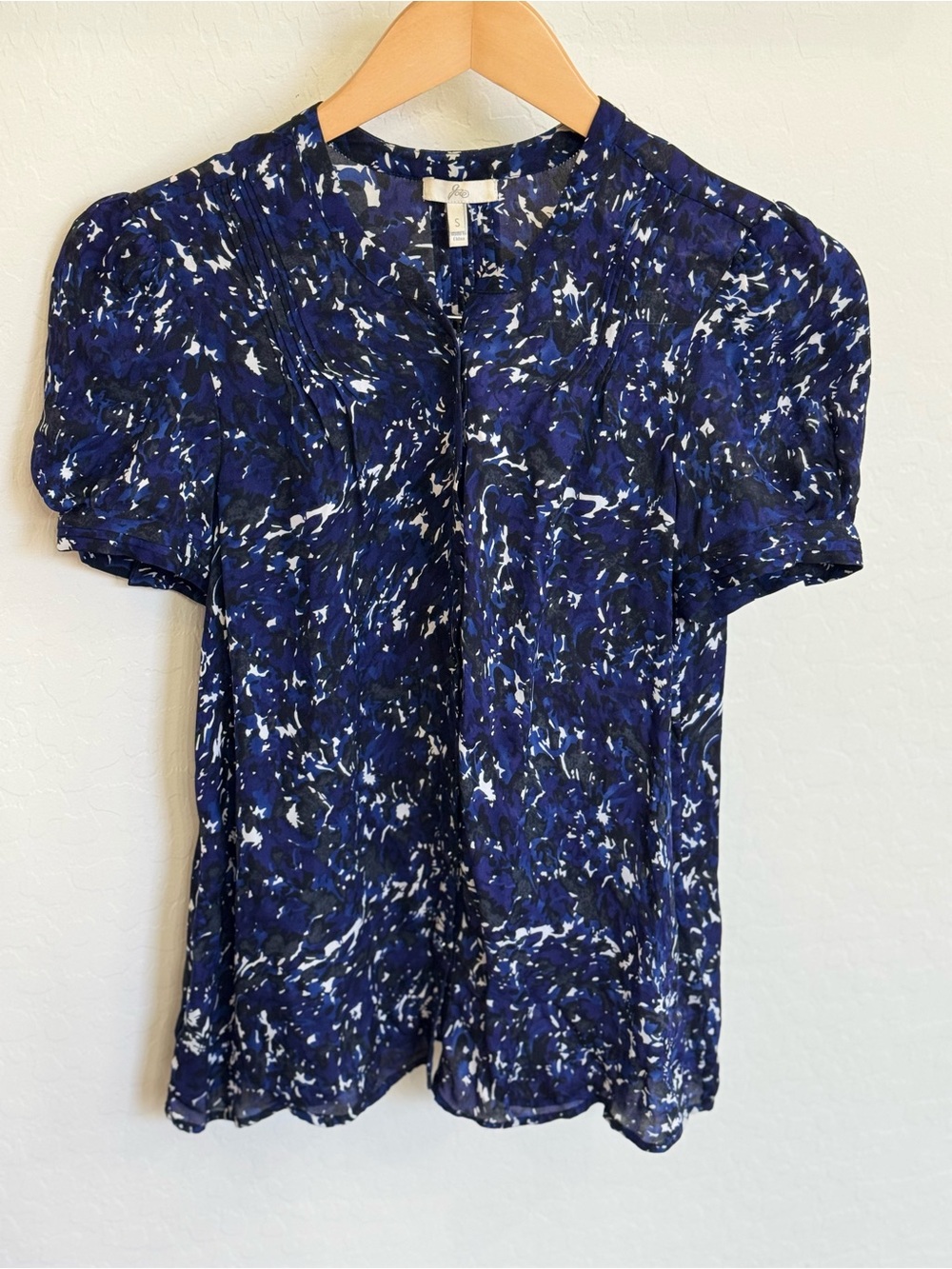 Joie Khrissa 100% Silk Abstract Floral Pintuck Blouse Navy Black White Size Sm
